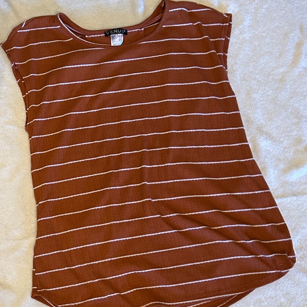 VENUS Women's Short Sleeve Rust Striped Tee
